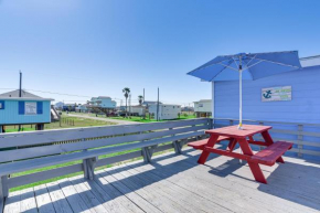 Beach House in Freeport about 1 Mi to Surfside Beach!